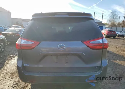 2015 Toyota Sienna Xle z USA, uszkodzony, nr VIN 5TDYK3DC2FS668049